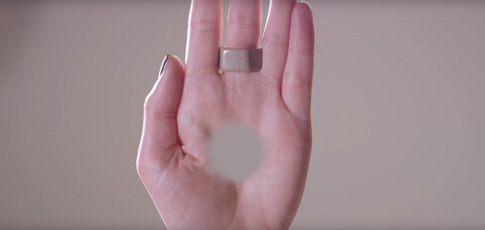 Optical illusion will make hole appear in your hand - VIDEO